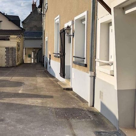 Maison Semi-Troglodyte Avec 4 Velos Rochecorbon Eksteriør billede