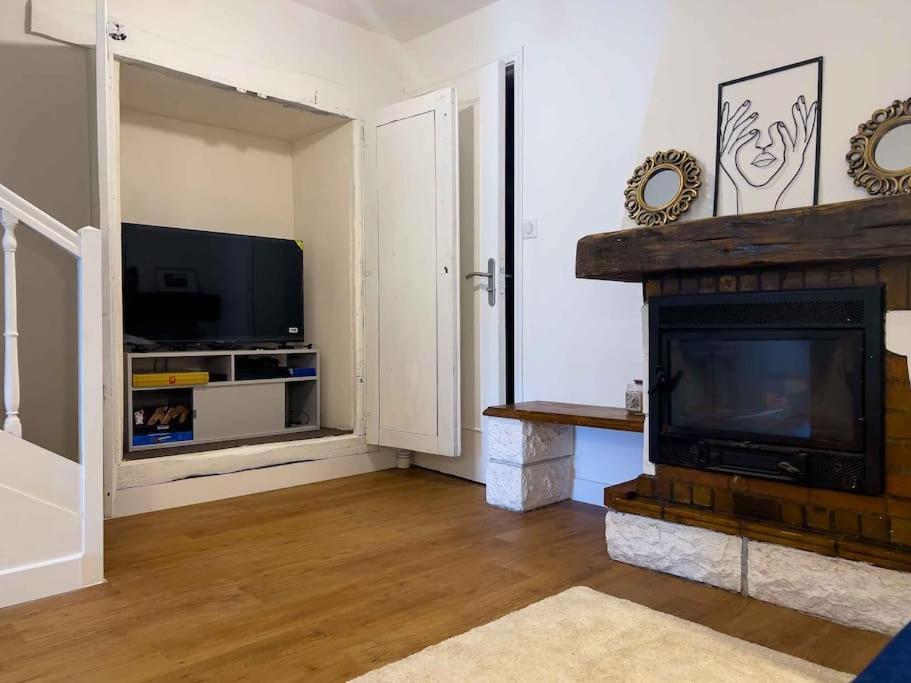 Maison Semi-Troglodyte Avec 4 Velos Rochecorbon Eksteriør billede