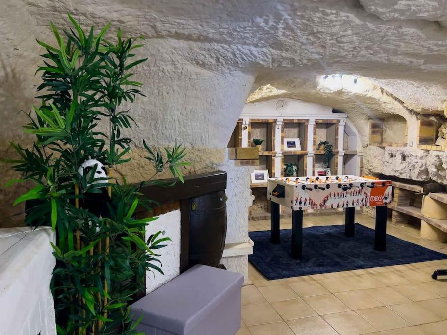 Maison Semi-Troglodyte Avec 4 Velos Rochecorbon Eksteriør billede